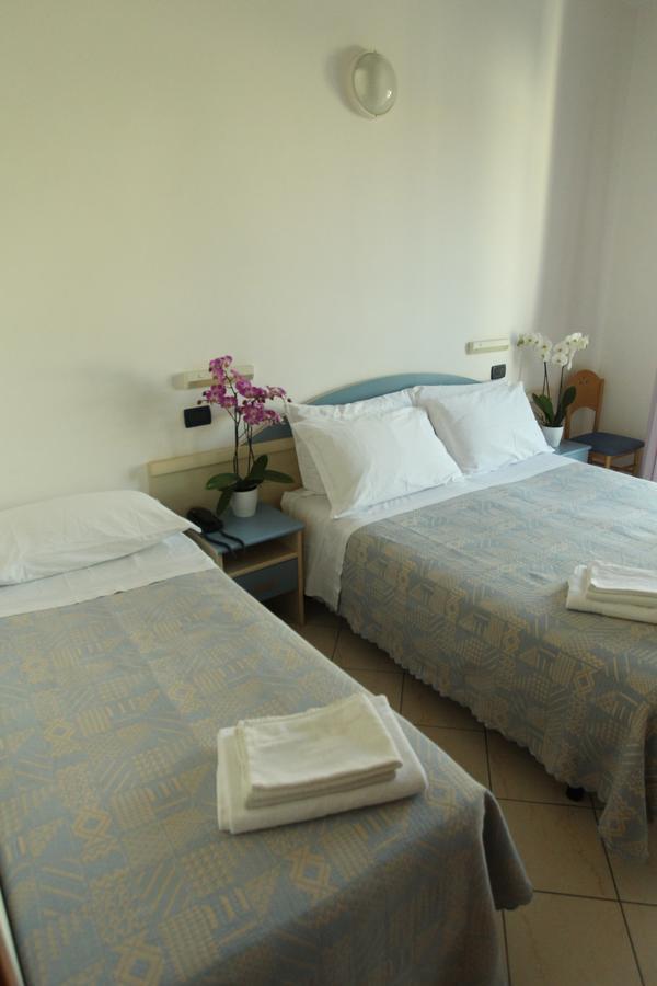 רימיני Hotel Giorg - Waterpark Included מראה חיצוני תמונה