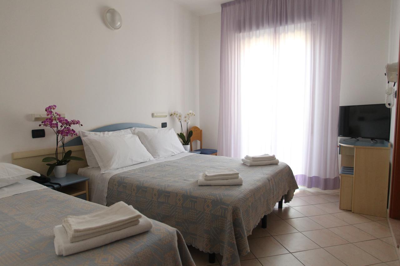 רימיני Hotel Giorg - Waterpark Included מראה חיצוני תמונה